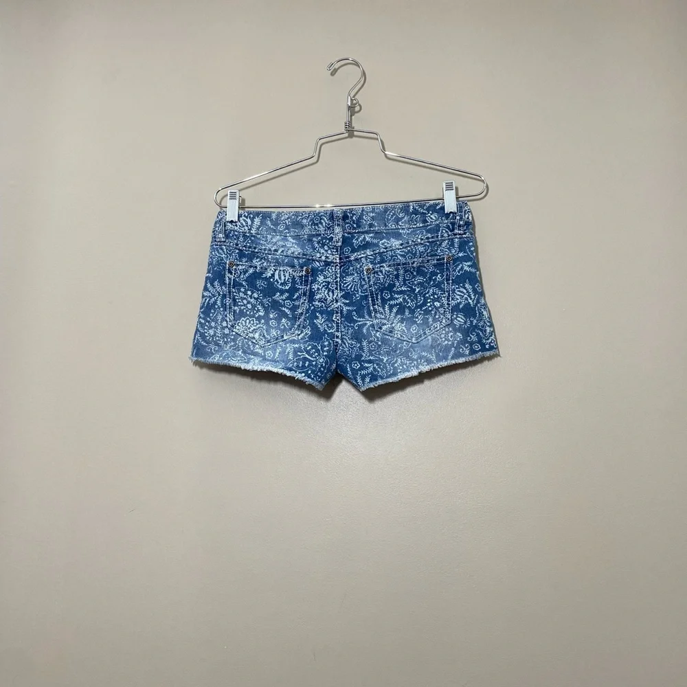 Mudd Blue White Shorts Size 3 Low Rise Stretch Casual Summer Mini Shorts